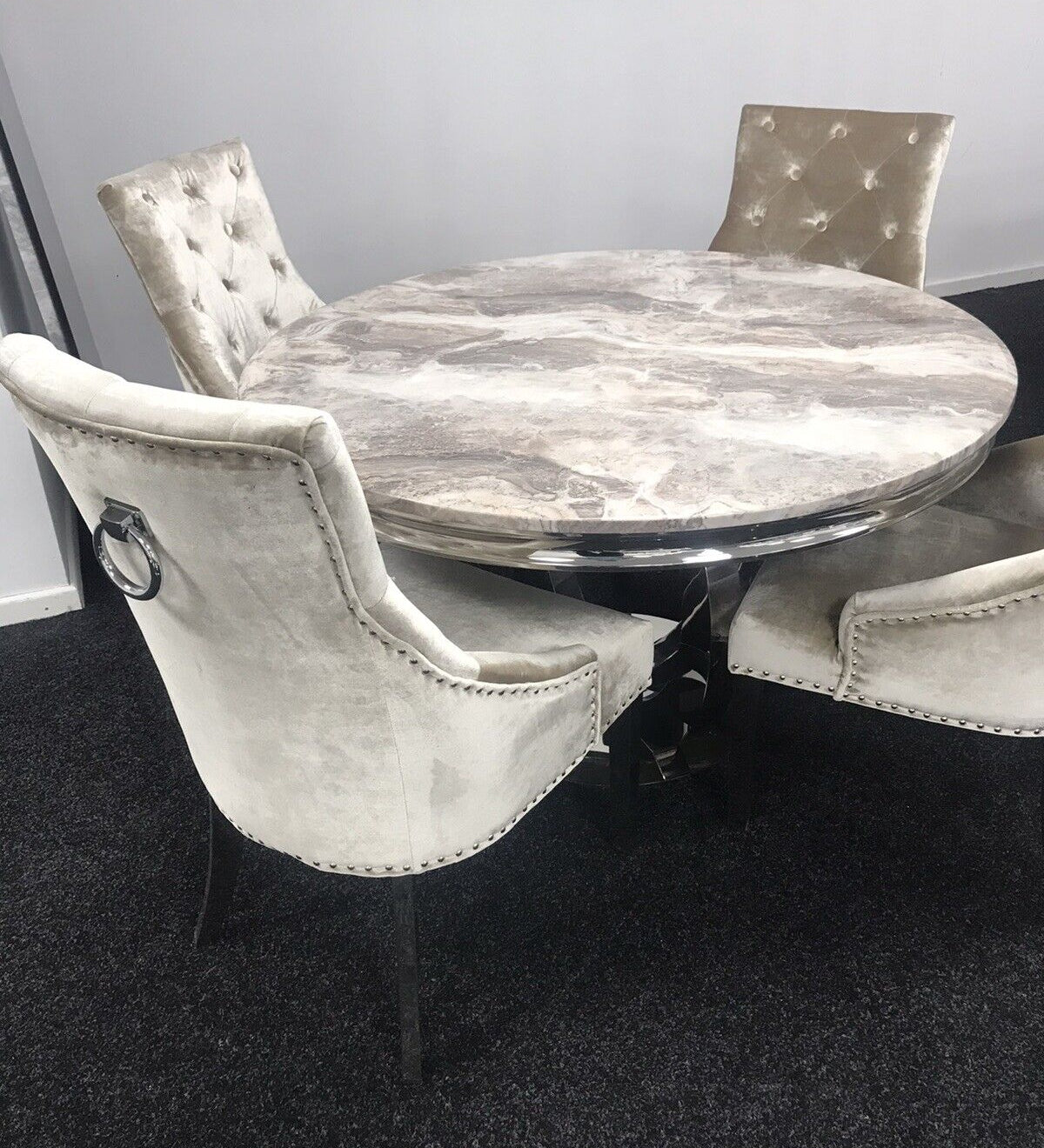 Chelsea 130cm Marble Round Dining Table With Shimmer Chrome Ring Knocker Chairs